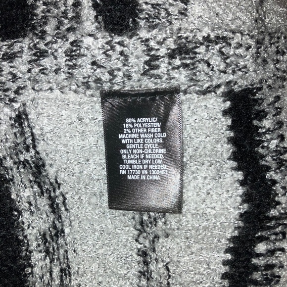 MOSSIMIO Black and White Stripe Open Front Knit Cardigan Poncho - Picture 6 of 6